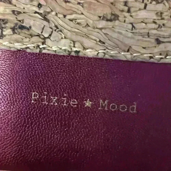 Pixie Mood Cameron Wristlet Wallet Wine & Cork Key Holder Zip Closure - Picture 3 of 5